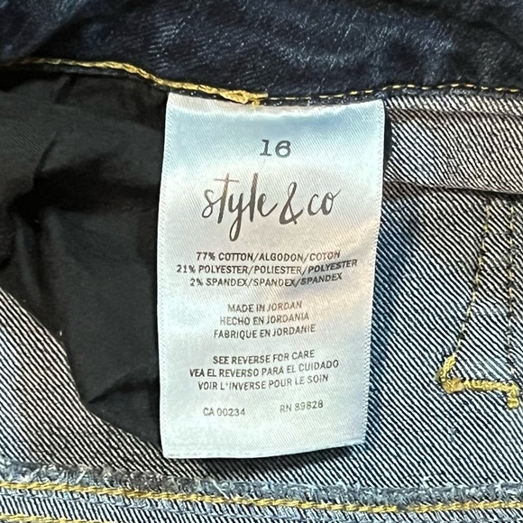 Style & Co Classic Curvy Boot Leg Dark Wash Jeans Sz 16 - Picture 2 of 8